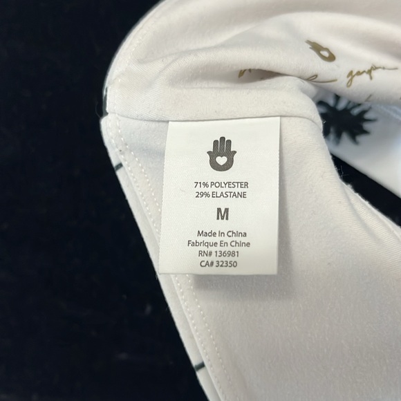 Black & White palm tree top. Size “M” beautiful condition. Poly elastane fabrics - Picture 5 of 5